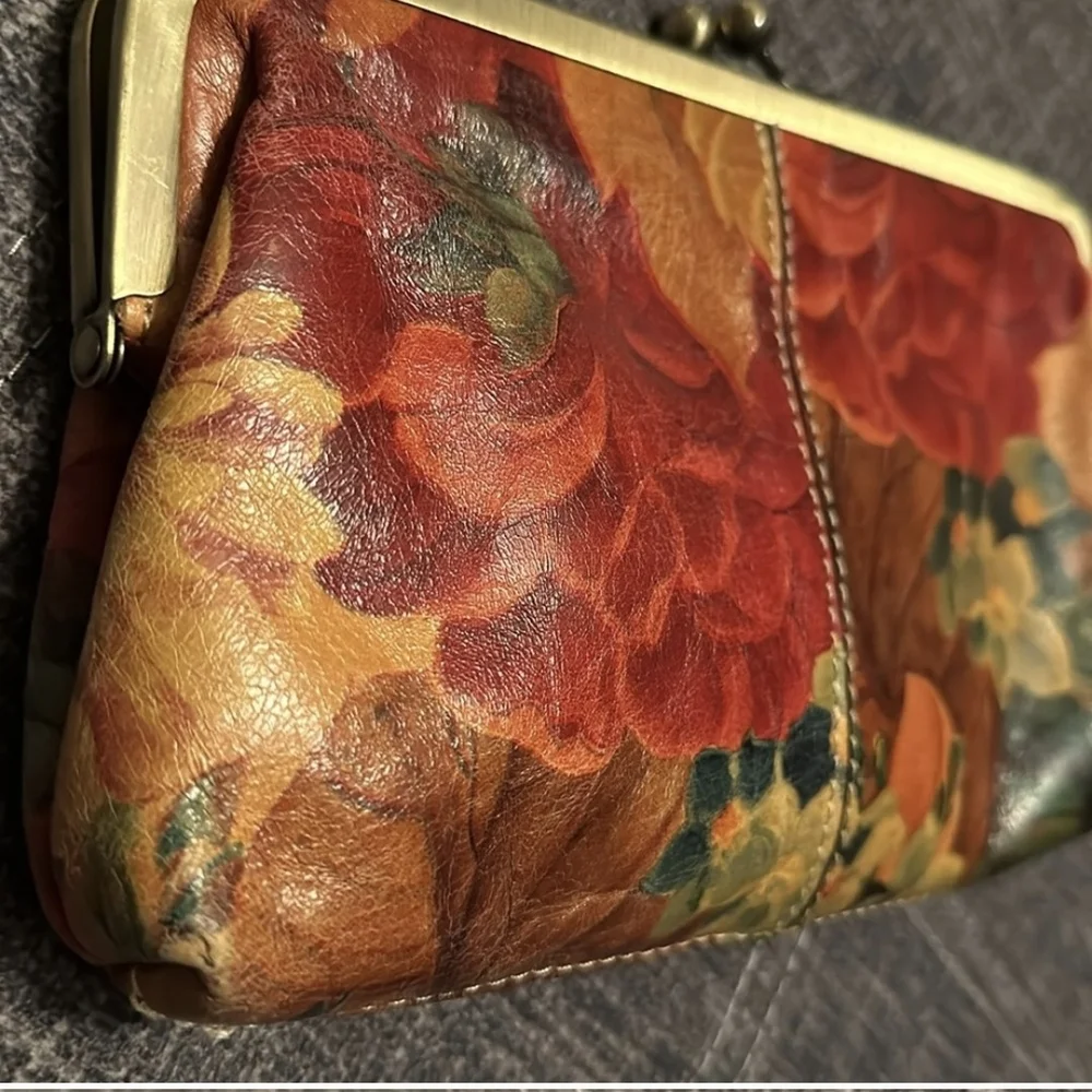 Patricia Nash Floral Leather Kisslock Medium Clutch in Red and Green EUC - Picture 7 of 8